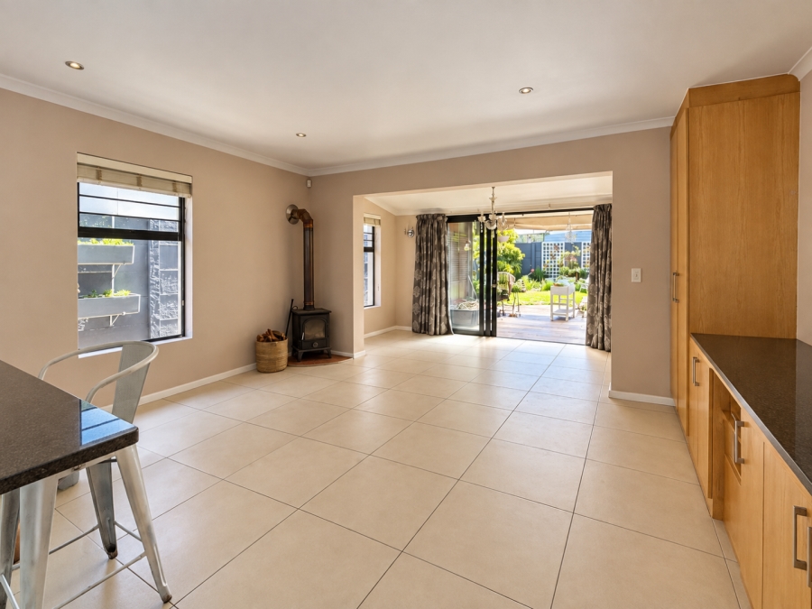 To Let 2 Bedroom Property for Rent in Diep River Western Cape